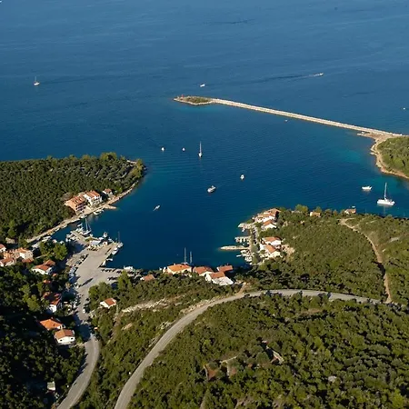 Kuca Za Odmor Dugi Otok 度假居 *
